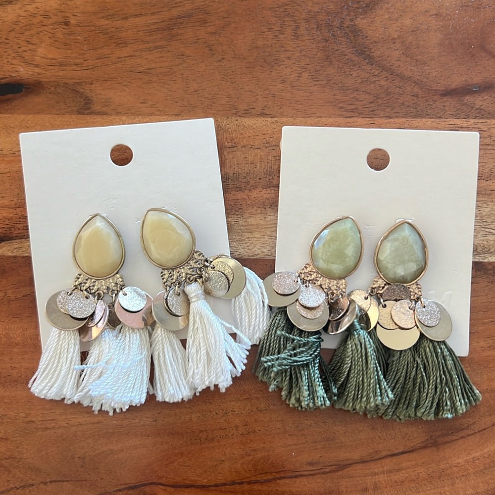 📫BUY 2 for $20 📫 H&M tassle earrings Bundle Green and White